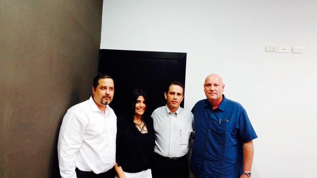 Muchas gracias en nombre de nuestra compañera e hijo #UES   @RodMdeOca #DTB