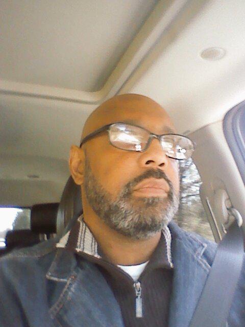 Tolerclan8's tweet photo. Me maybe a yr ago..last Dec at the Steelers game... The baby girl getting ready.. http://t.co/zCJDcNpbJ8