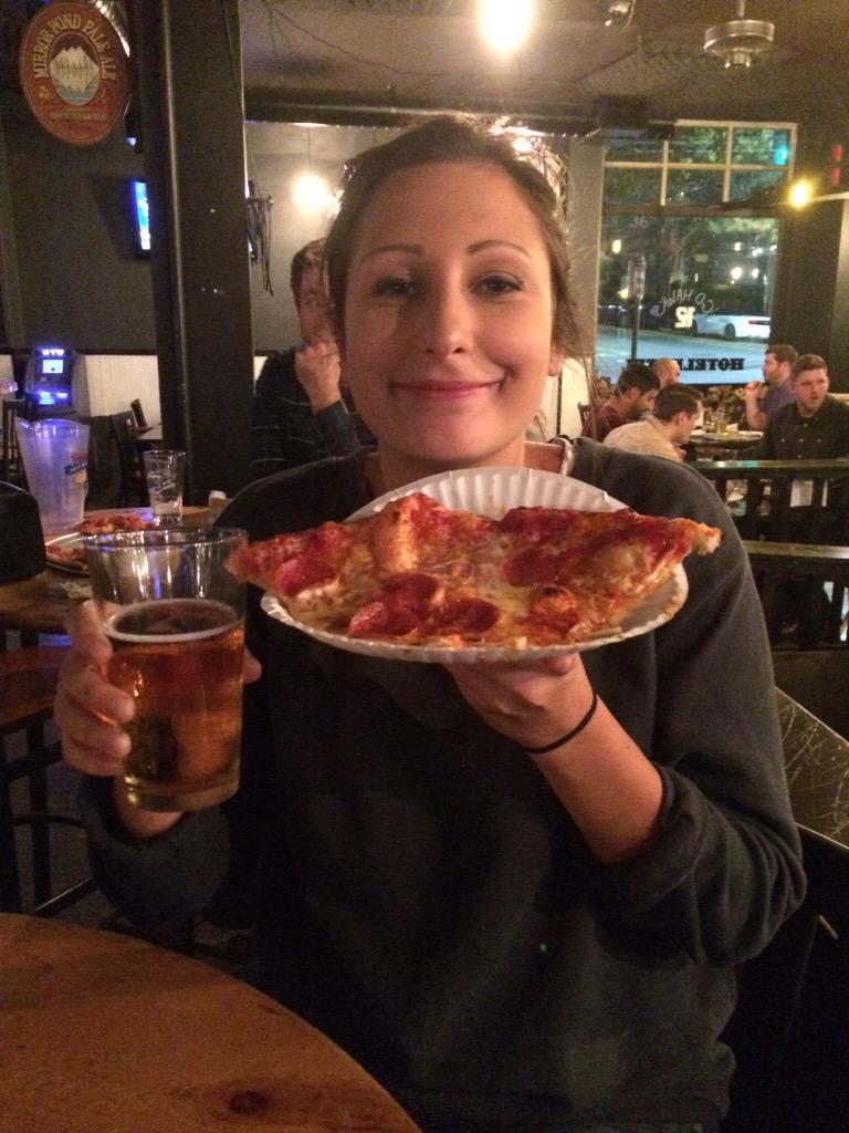 SJHarper94's tweet photo. Beer and a Pizza slice for 5 bucks is the best thing ever 🍕🍺@BeccaHoare http://t.co/IR8wQmb9oA