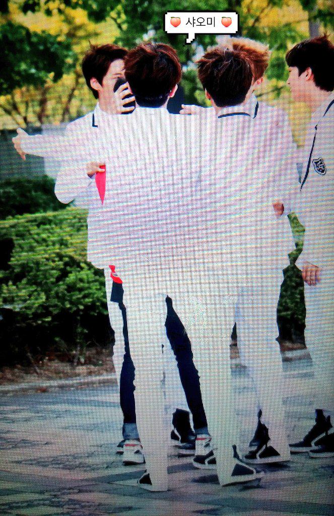 바빠서 보지 못한 데뷔한 형을 오랜만에 보고 우는 동생들.jpg | 인스티즈