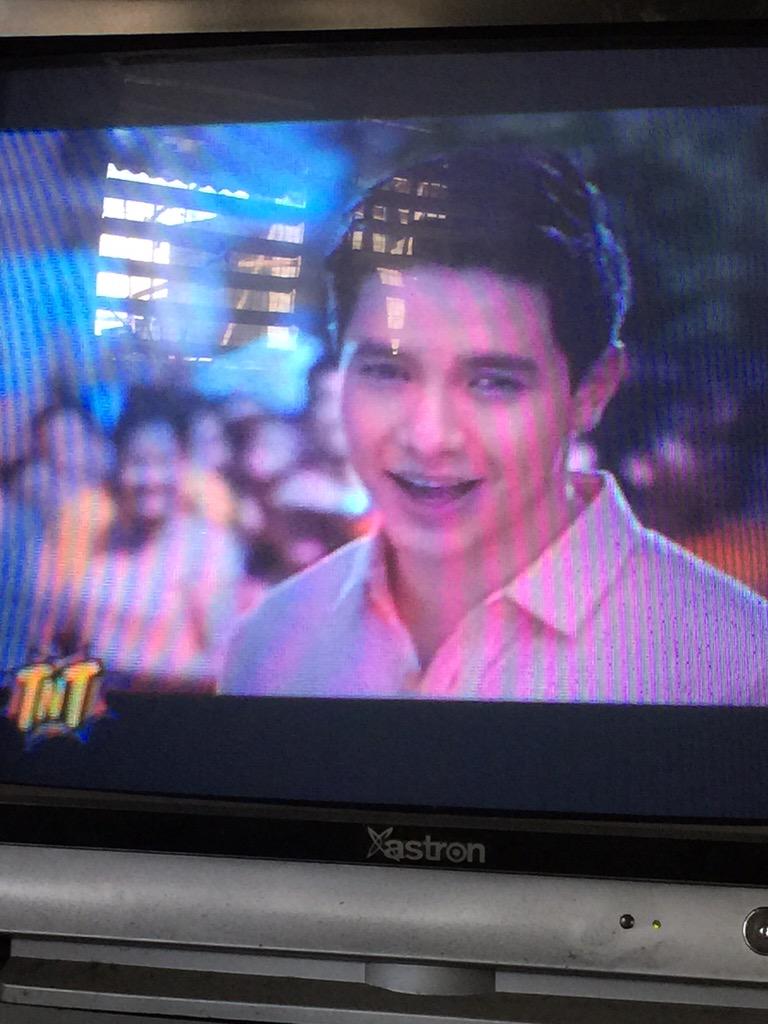 nikkoarnedang's tweet image. @gmanetwork @EatBulaga @aldenrichards02 is ❤️❤️❤️ @SMARTCares #TalkAndText #ALDUBMostAwaitedDate @mainedcm ❤️❤️❤️