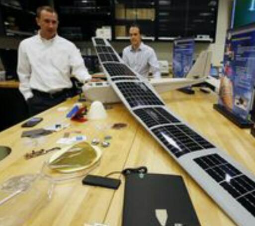 olaeguru's tweet photo. Foldable electronics one of Air Force's newest technologies https://t.co/2ibaEGbDCc #FlexibleElectronics http://t.co/8PJlljAk4Q