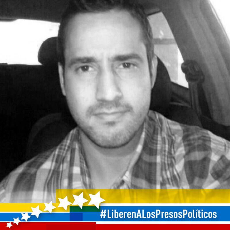 #8D <a href="/NicolasMaduro/">Nicolás Maduro</a> Exigimos Libertad d <a href="/Gabriel_Valles/">Gabriel Valles</a> #FelizMartes 
Sigue a→ <a href="/JG_Reports/">Reports Venezuela</a>

<a href="/Copimil/">Copimil™</a> <a href="/copipega/">Elizabeth 🎀</a>