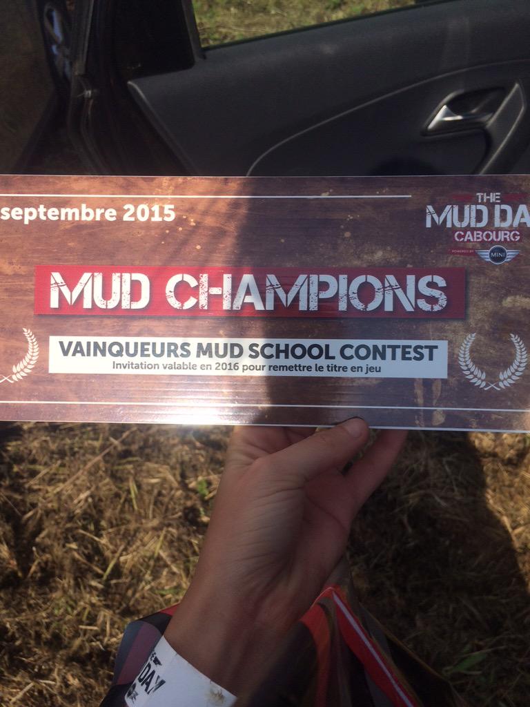 Les internes bas-normands vainqueurs du School Contest du #MudDay de Cabourg 2015. Félicitations aux participants.