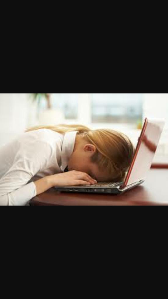 ученик спит за партой. уставший человек на работе. предболезнь картинки. Are you tired. уставший человек.