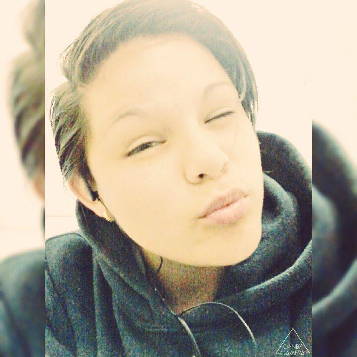 MelanyFierro16's tweet photo. Um besito ? http://t.co/HH1IreKuzY