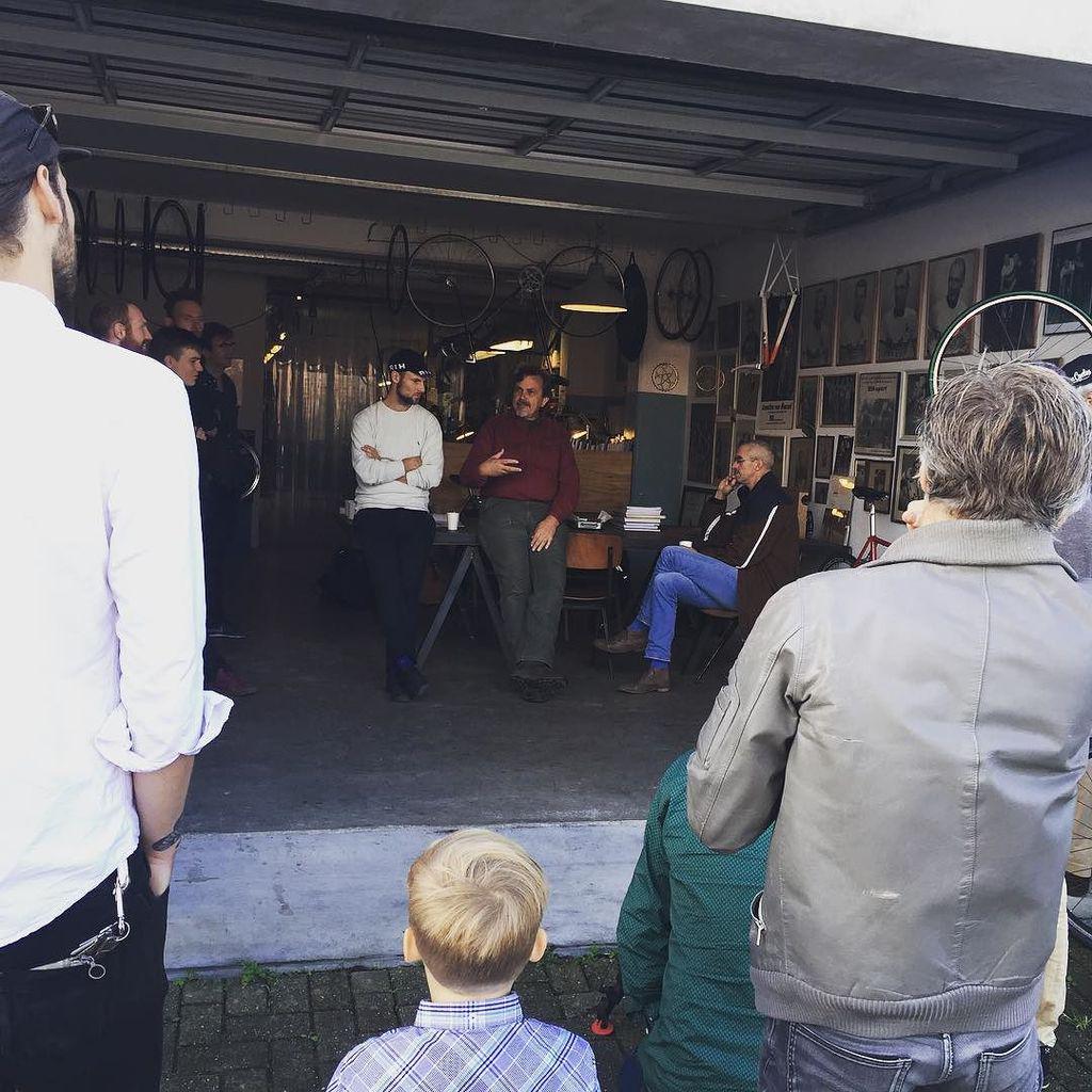 twotoneams's tweet photo. #Ottogram stoked on Saturday morning story time with @chriskingbuzz. #rihsportamsterdam http://t.co/B5k4juCslc http://t.co/IBsM7lCkKA