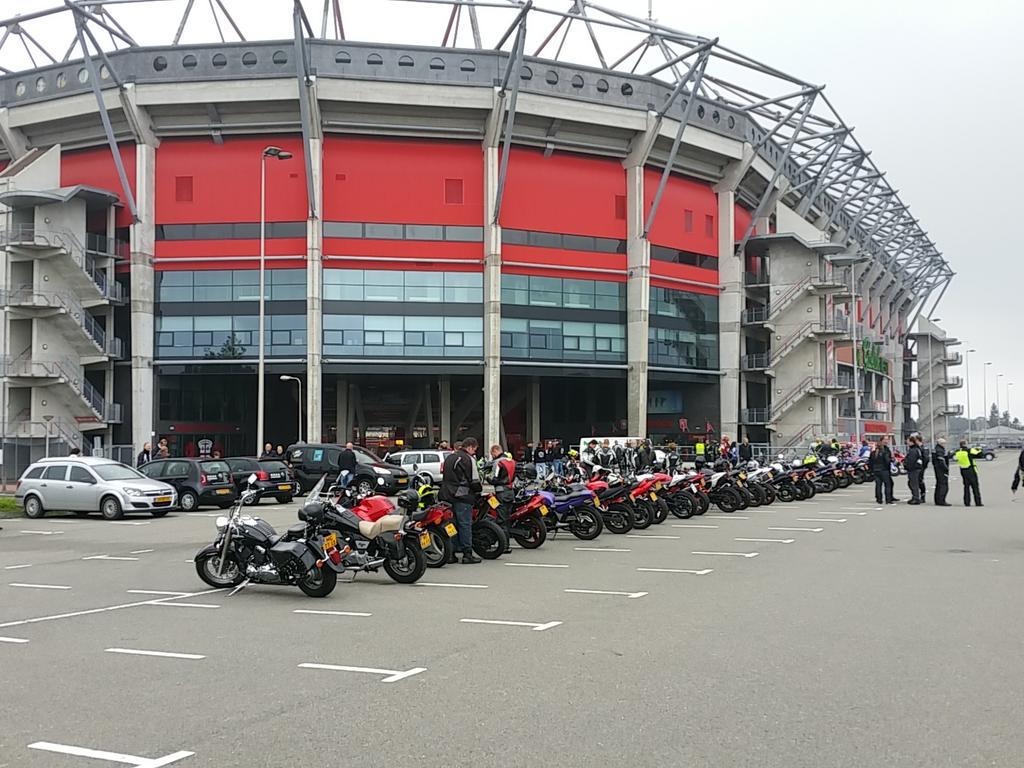 trafficsecnl's tweet photo. Wij staan ook hier.  #ricojaytoamerica. http://t.co/q83svLeh1p