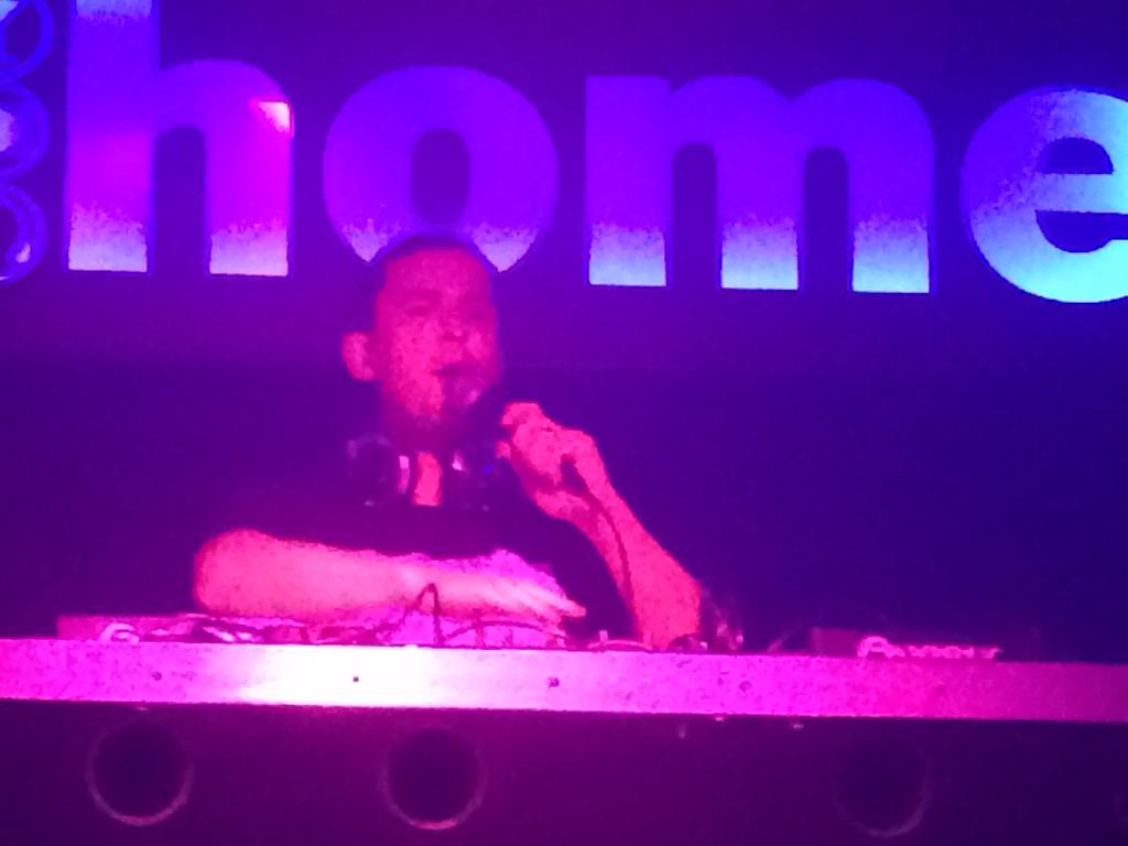 Philly650x's tweet photo. Such a great night @HomeLincoln last night with @scott_mills as DJ on main, it was amazing 😀😀😀 http://t.co/UfmQxsHJ34