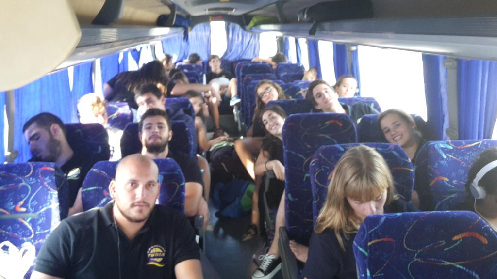 WTuria's tweet photo. ¡Llegando a Barcelona para un finde de intenso #waterpolo! @UEHorta @CN_Molins @aesenatwp @cnsf_info #AmuntTuria!! http://t.co/8fy6GtyxgB