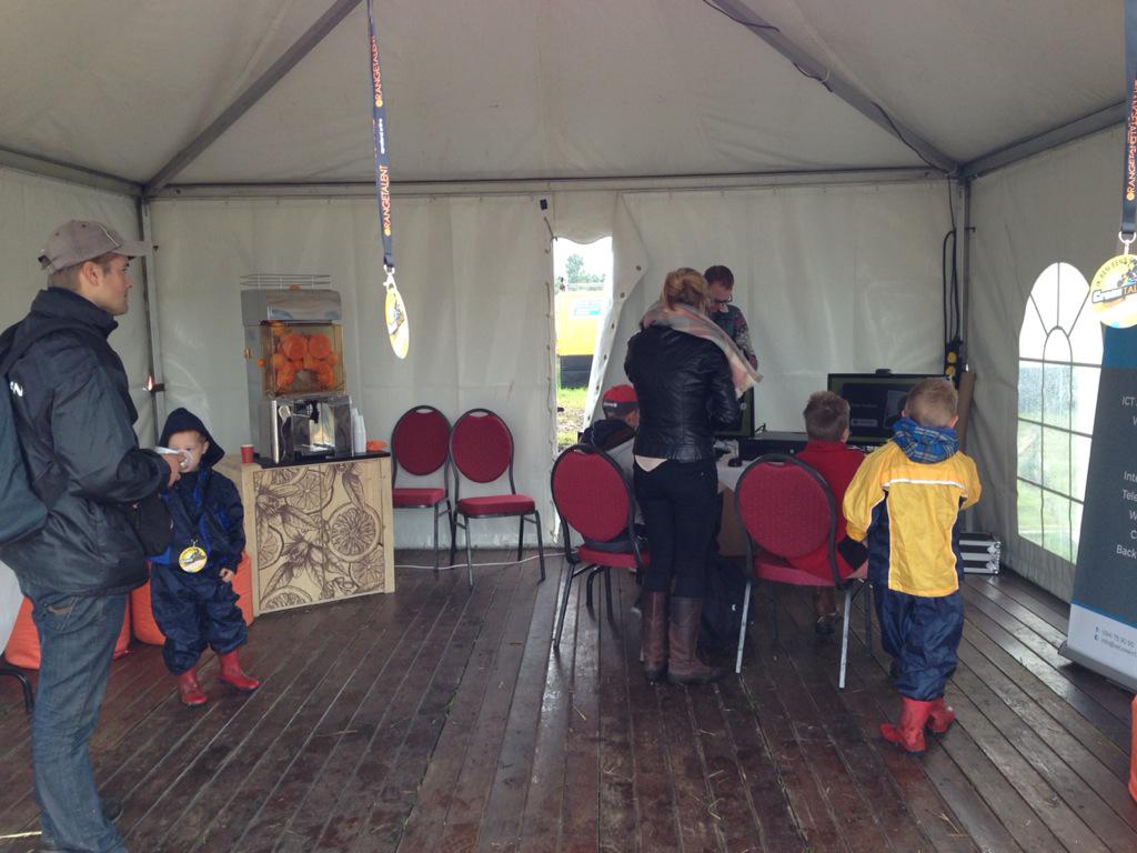 De eerste CrossTalenten hebben zich gemeld! Het is droog en we hebben veel modder! Welkom op de #stoutecross