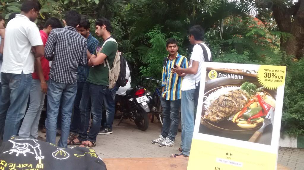 FreshMenuIndia's tweet photo. Gourmet Food meets budding engineers... @FreshMenuIndia at BMS college of engineering, bangalore... http://t.co/xKaPB9ytYx