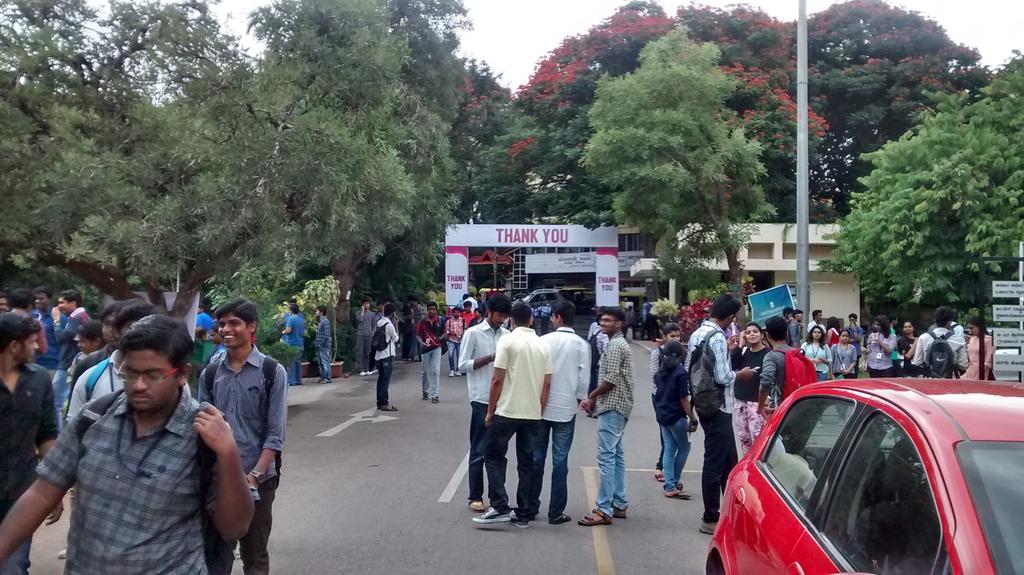 FreshMenuIndia's tweet photo. Gourmet Food meets budding engineers... @FreshMenuIndia at BMS college of engineering, bangalore... http://t.co/xKaPB9ytYx