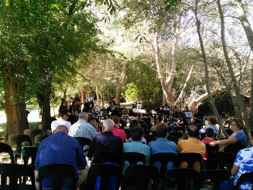 museuterresebre's tweet photo. #EMP2015 Tot a punt per al #concert a les Basses de la #Foia a Masdenverge http://t.co/xrZinGvp2R