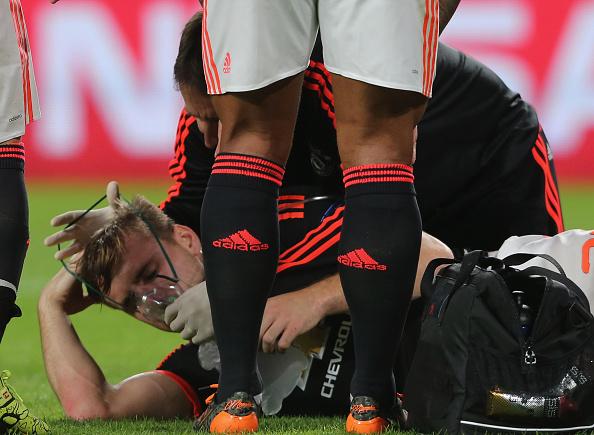 PSV defender Hector Moreno and coach Phillip Cocu have visited Luke Shaw in hopsital. 

bbc.in/1KondR4