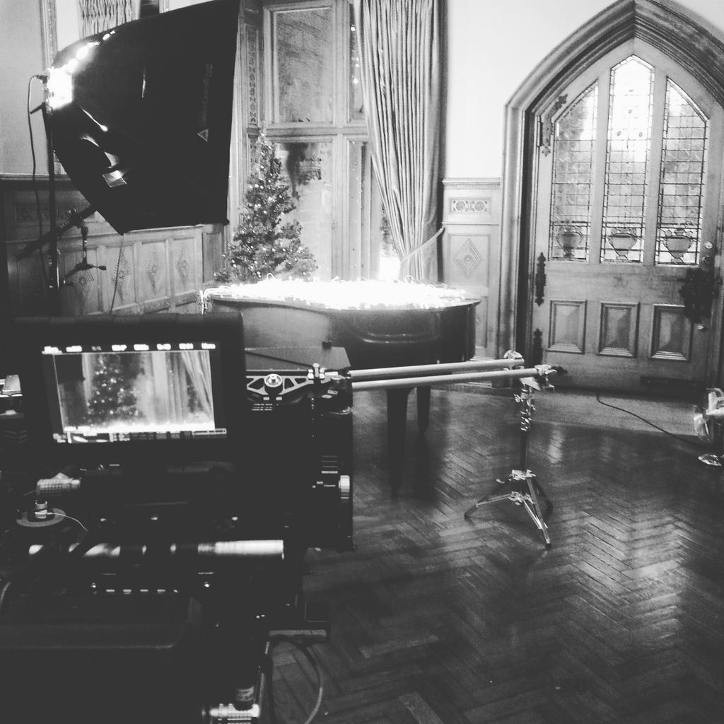 GraceParry93's tweet photo. Christmas came early and I got VERY excited #CHRISTMASTREE best set ever :D #greatbritishfilms http://t.co/HWjm2aG39I