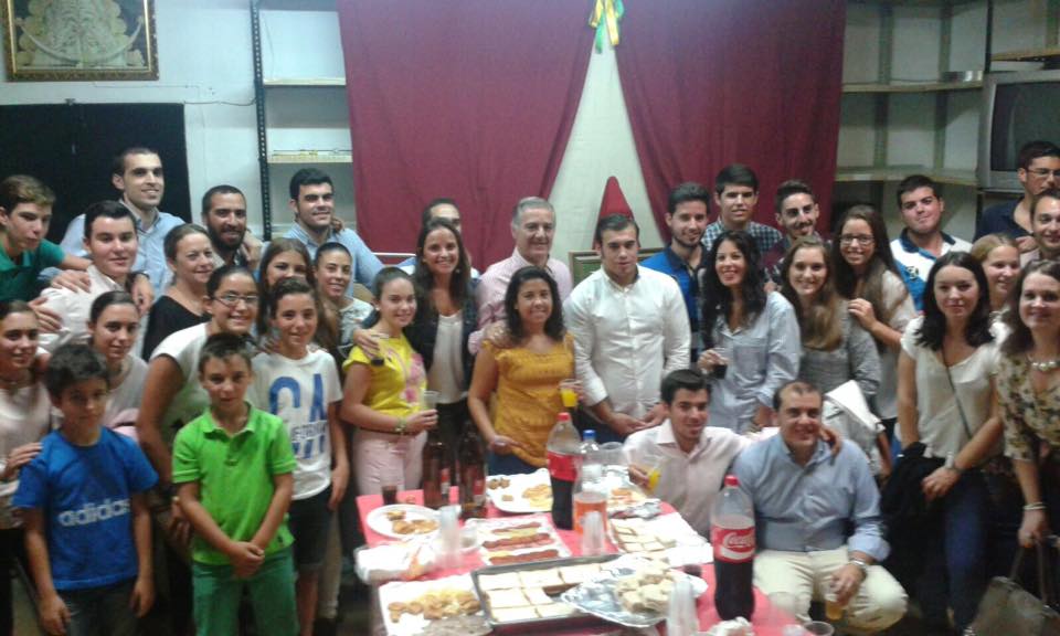 CandLuciano's tweet photo. Momentos del encuentro de ayer con los jóvenes. http://t.co/y3GxCHYrjl