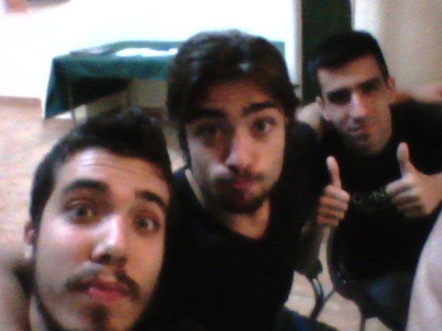 MalditosBrujos's tweet photo. Nuestros actores de Daniel Martínez,  @PedroJRuiz_  y @DiegoRosique_  después de su sección. http://t.co/LnrQW9Z0tC