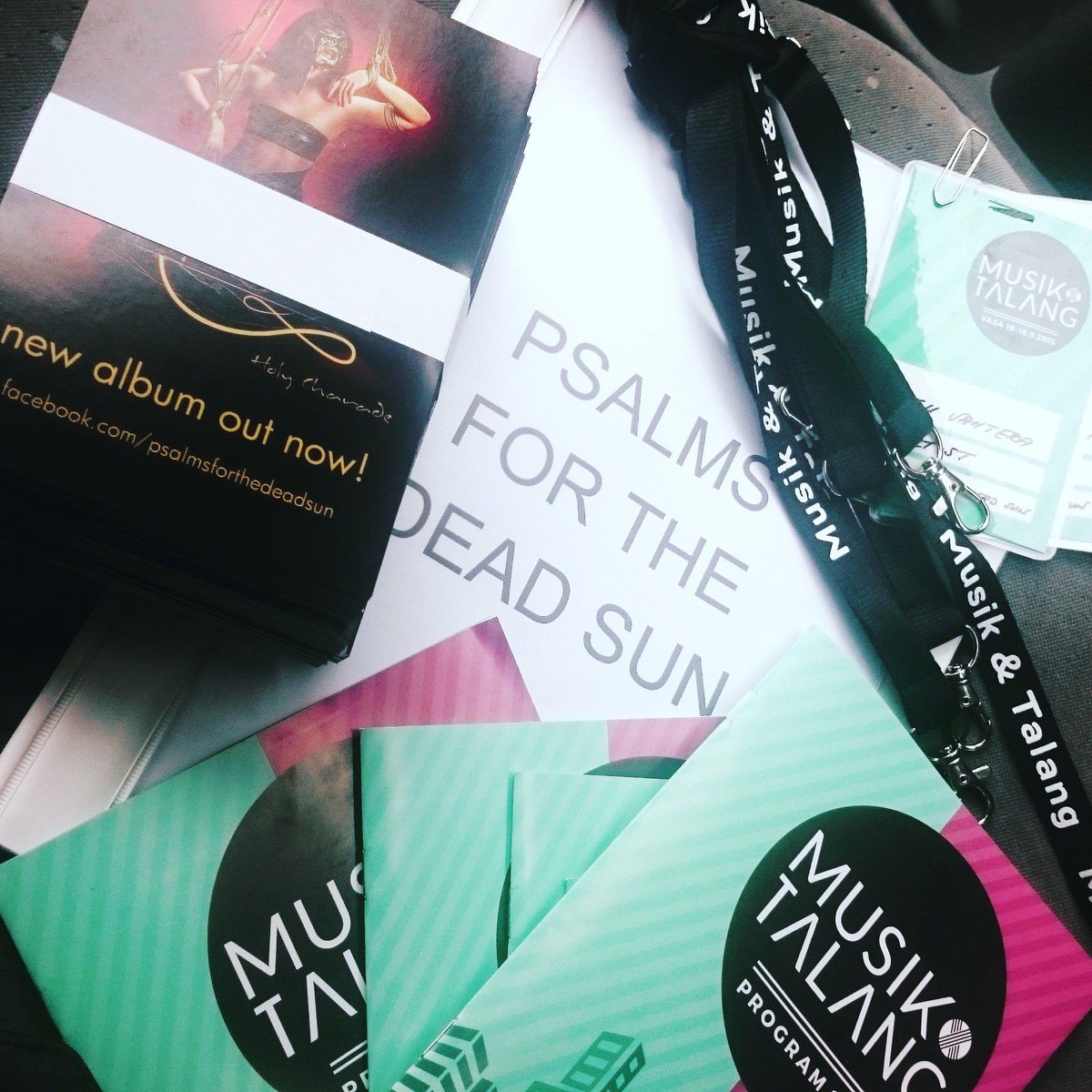 PsalmsftDeadSun's tweet photo. LET'S GO! #musiktalang2015 #psalmsforthedeadsun #day2 #vasamusic http://t.co/BUSw85vYgS