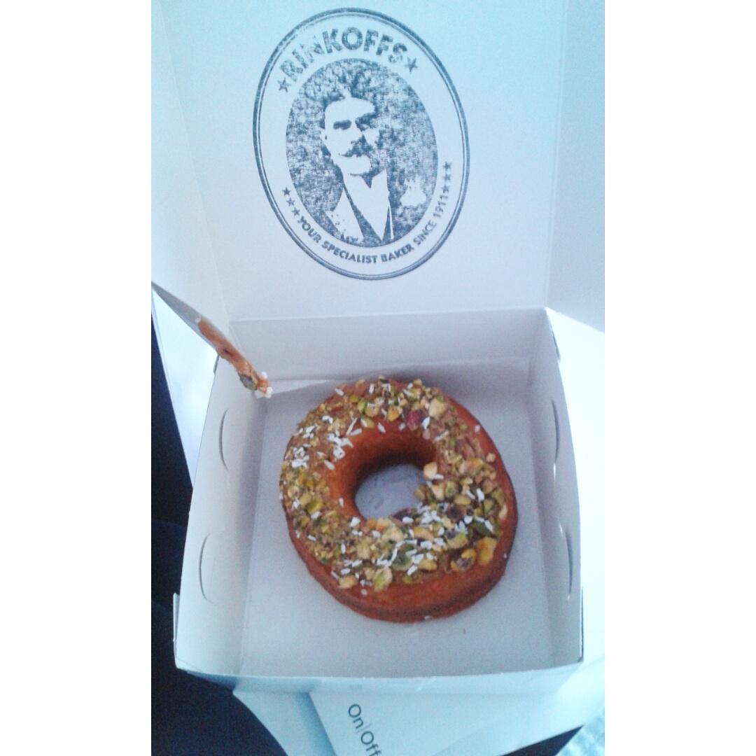 DIARYdirectory's tweet photo. Something sweet left on every seat :)
Happily waiting for the Asli Polat show #LFW #aslipolat #diarydirectory http://t.co/D8QoWW32QN