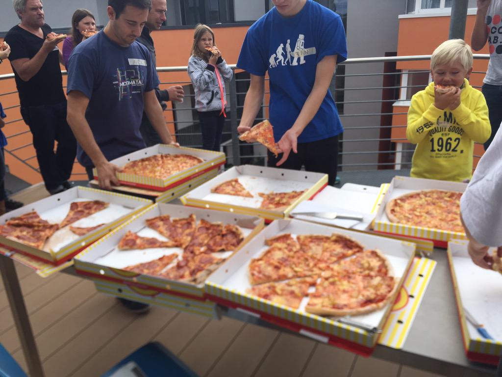 CoderDojoKassel's tweet image. Pizzaturm beim #cdks #CoderDojo