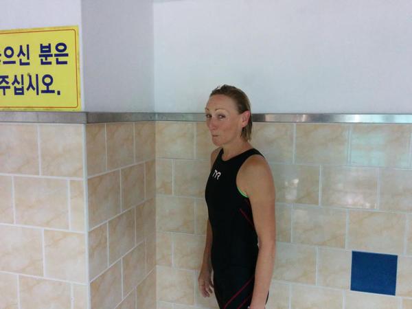 JaneHansom's tweet photo. Absolutely LOVE my @TYRSport #torquepro swim skin #superspeedy #roadtokona #buoyant #noopullbuoyneeded http://t.co/JA2I5tEU9S