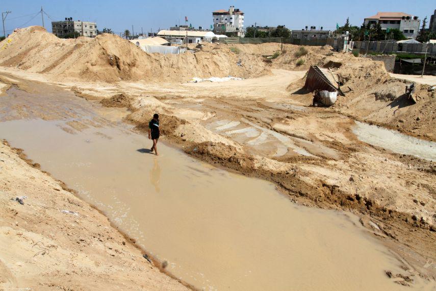 بين سلطة الانقلاب في مصر وسلطة رام الله غزة على مرمى النيران وحماس بين فكي كماشة... متابعة متجددة CPQtSPOVAAIOkE3