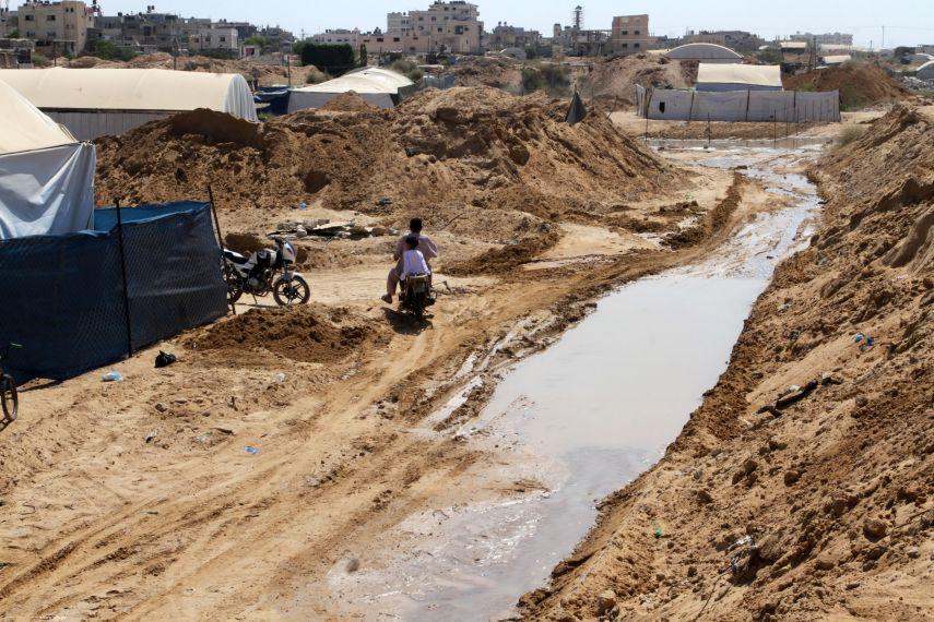 بين سلطة الانقلاب في مصر وسلطة رام الله غزة على مرمى النيران وحماس بين فكي كماشة... متابعة متجددة CPQtSaVUkAAo3JZ