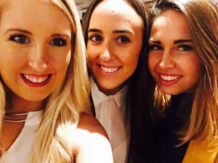 EliseRyan_'s tweet photo. Leaving drinks!! 🍹 http://t.co/60UTiqM2TD