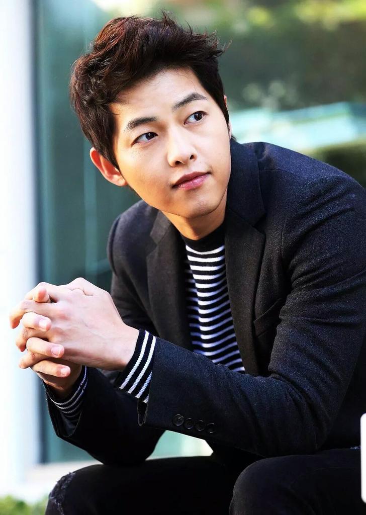 Happy birthday to our flower boy Song Joong Ki!           