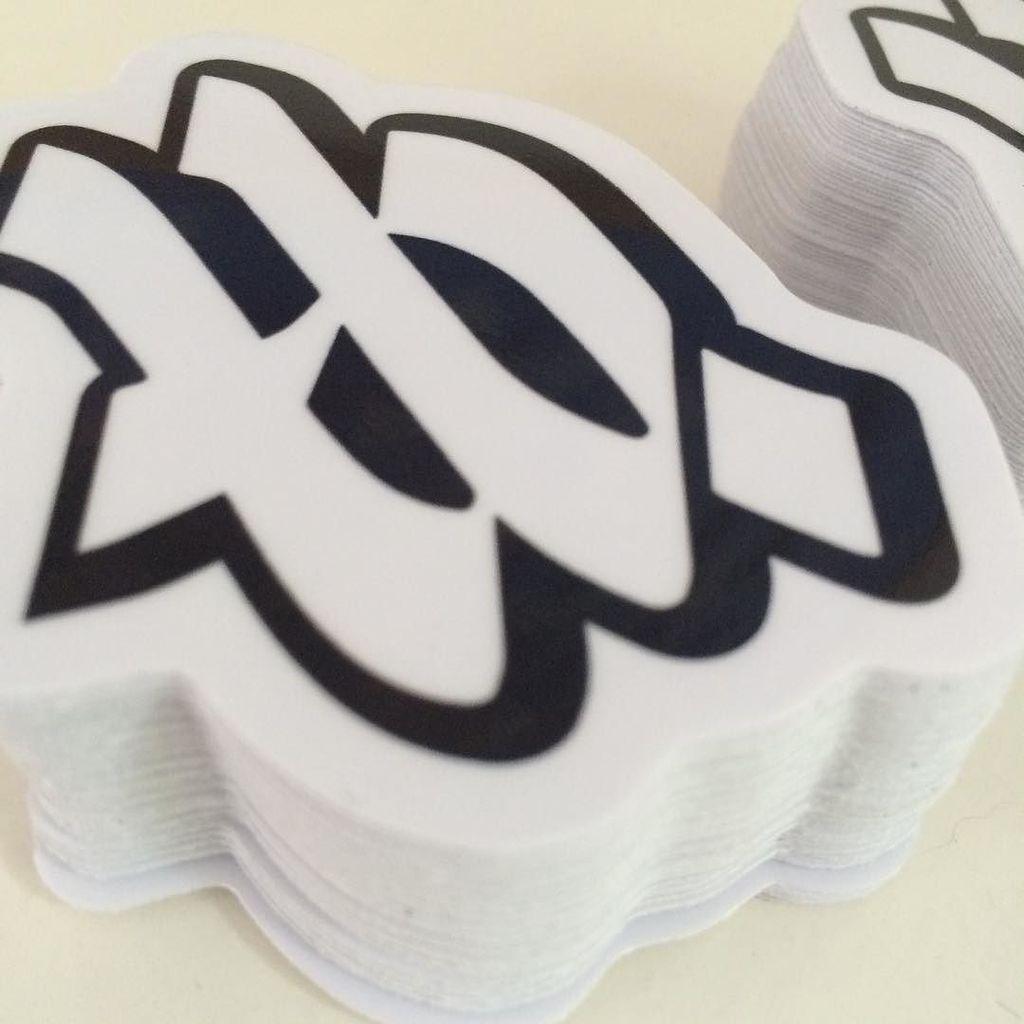 Thronyn17's tweet image. Stick em up! @stickerapp #stickerapp #tb #teamblazin #logo #slaps #stickemup by teamblazin ift.tt/1iEe4x3