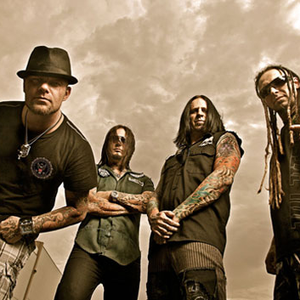 tourette_s's tweet photo. ♫ listening to Five Finger Death Punch - The Bleeding ♫ // http://t.co/MBupxlKGz8 http://t.co/ZbIGoHZJZ6