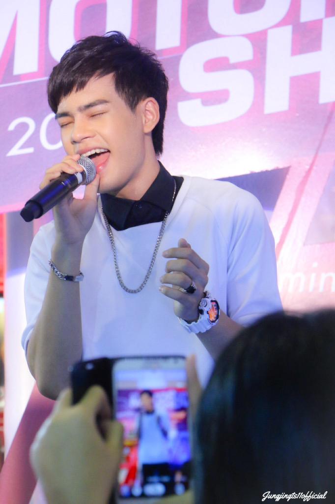 jungjingTS11FC's tweet photo. "ของที่เธอไม่ได้รัก สักพักเธอคงจะขว้างทิ้ง" อินเนอร์มาเต็ม เพราะมากกก รอคลิปน้า<3 #teamjungjing #thestar11 http://t.co/Funtzz2Iq3