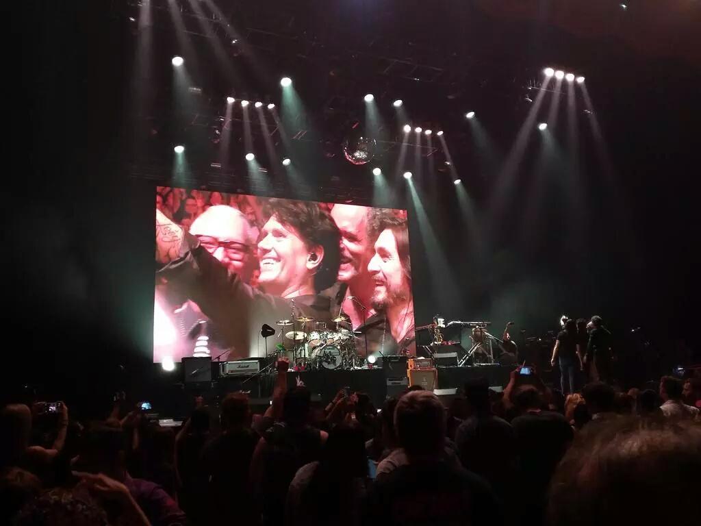 JRPalaciosChapa's tweet photo. Excelso, mágico, épico y memorable el concierto de su Majestad @CaifanesMex ayer en Monterrey.  Simplemente Gracias ! http://t.co/CT5RIgJGdK