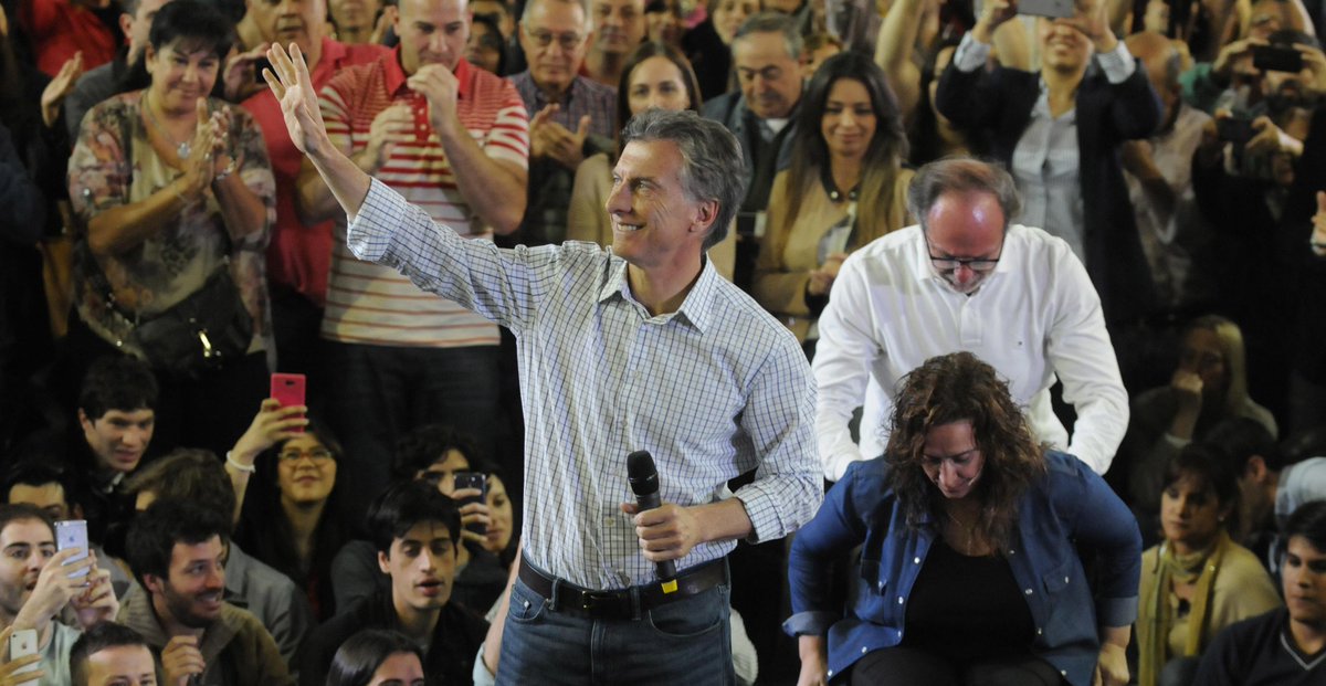 mauriciomacri's tweet photo. "La única manera de construir el futuro es juntos. Les pido que me acompañen, podemos hacer el país que soñamos" http://t.co/9QUuxeOPo7