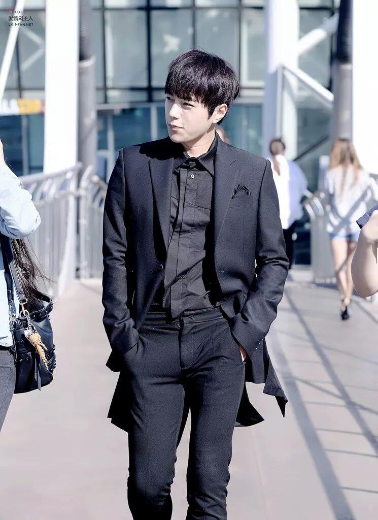 kimmsl's tweet photo. OHMYGOD I'M IN LOVE WITH THIS CREATURE http://t.co/Y8WwSw8d84