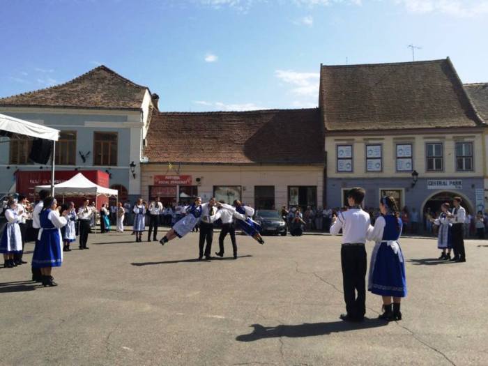 TransylvaniaTU's tweet photo. #Sachsentreffen 19. September 2015, Mediasch . 
#TransylvanianSaxons #meeting in Medias 19.09.2015 http://t.co/9ZCvQ8Vxeh