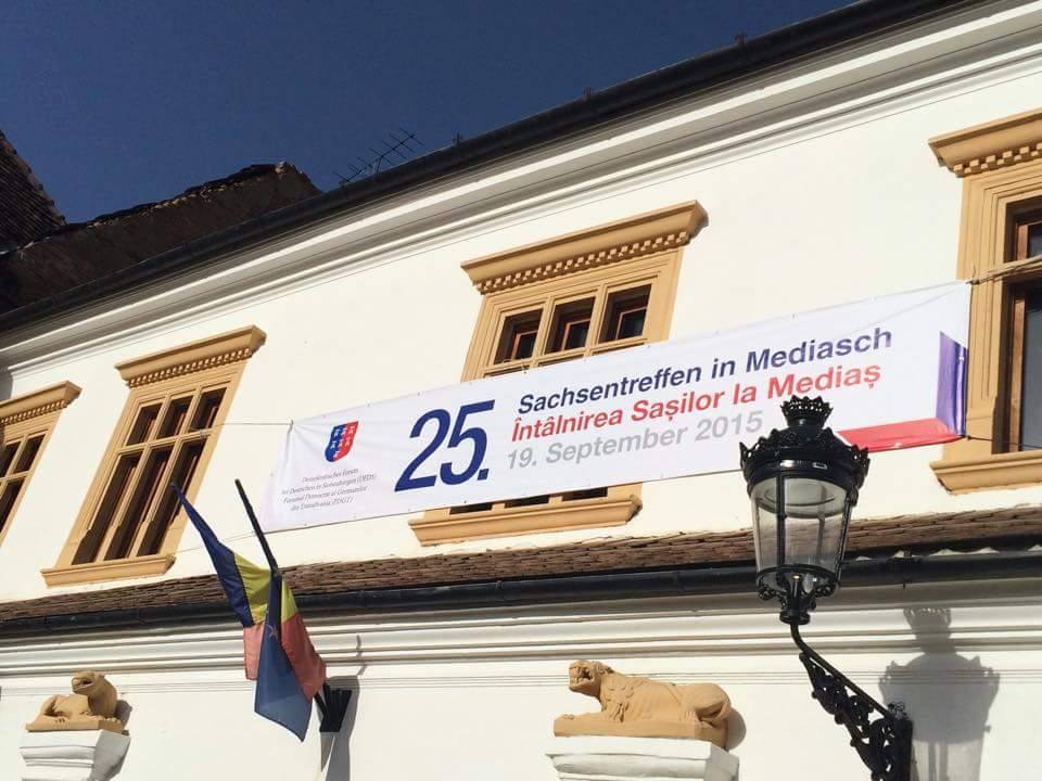 TransylvaniaTU's tweet photo. #Sachsentreffen 19. September 2015, Mediasch . 
#TransylvanianSaxons #meeting in Medias 19.09.2015 http://t.co/9ZCvQ8Vxeh