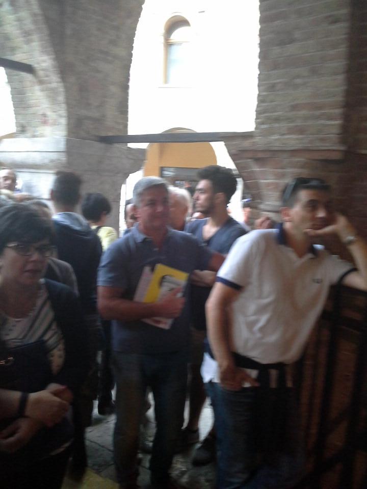 CasaLettori's tweet photo. Tantissimi lettori per #Peano @PaoloZardi e #Macioci

@minimumfax @Einaudieditore

@pordenonelegge http://t.co/wFXLSsLTjI