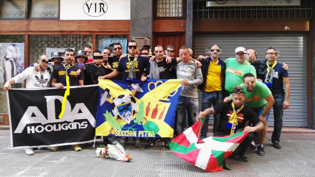 UltrasAntifas's tweet photo. Sección Petaka y Alkor Hooligans homenajeando a #IñigoCabacas antes del Bilbao Athletic-AD Alcorcón #Justizia http://t.co/ziniZjaqzd