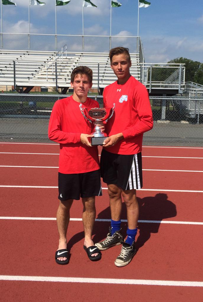 graywilliamson1's tweet photo. Secord Cup Champs @Schlegelll #valleykings http://t.co/TinhbCwdWN