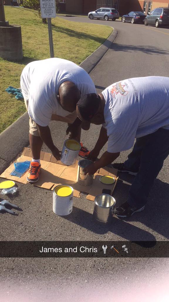NeeNee615's tweet photo. HON DAY 2015 Haynes Middle School! #ProjectPaint #HONDay2015
#Volunteer #615 ๐โป๏ธโ
๐ณ๐จ๐ฉ๐ง๐ฆ http://t.co/P0gchOZBiU