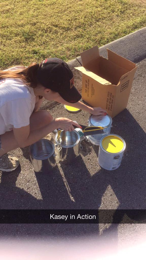 NeeNee615's tweet photo. HON DAY 2015 Haynes Middle School! #ProjectPaint #HONDay2015
#Volunteer #615 ๐โป๏ธโ
๐ณ๐จ๐ฉ๐ง๐ฆ http://t.co/P0gchOZBiU