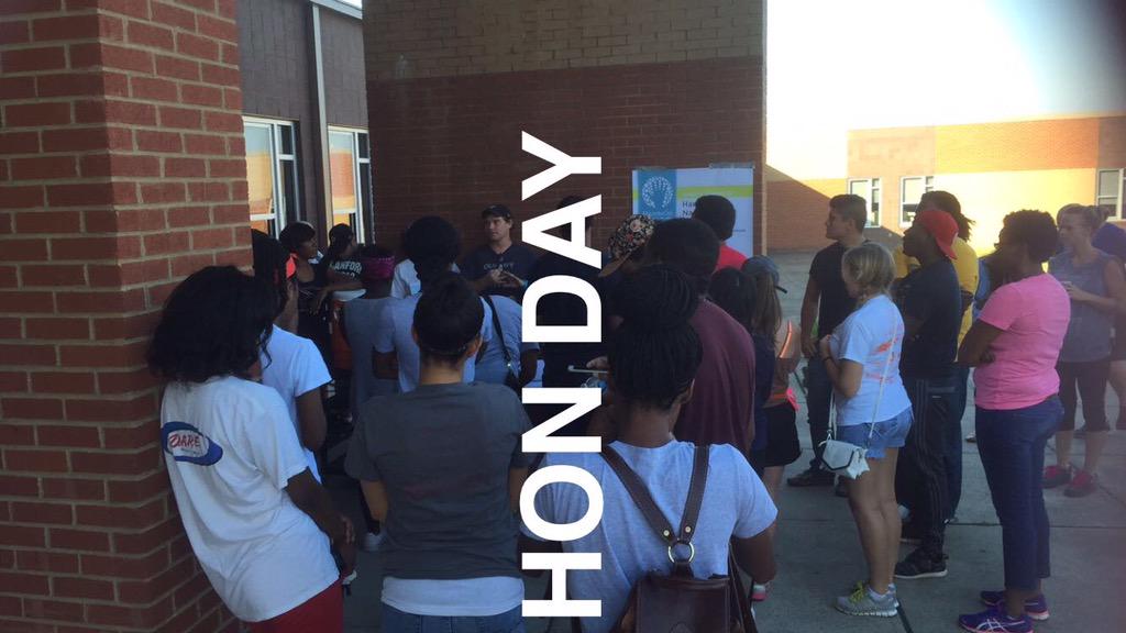 NeeNee615's tweet photo. HON DAY 2015 Haynes Middle School! #ProjectPaint #HONDay2015
#Volunteer #615 ๐โป๏ธโ
๐ณ๐จ๐ฉ๐ง๐ฆ http://t.co/gD0fVE5k3L