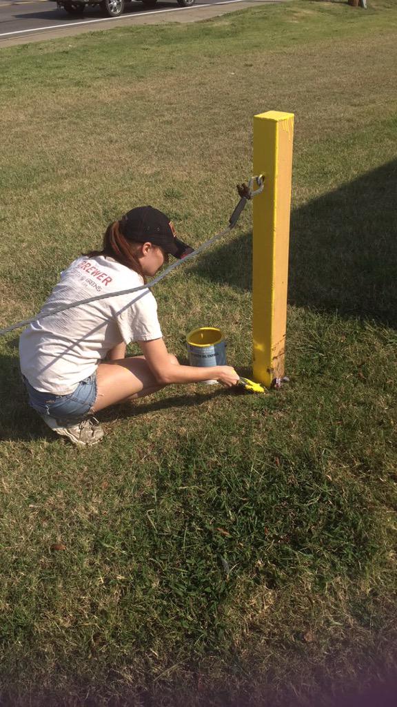NeeNee615's tweet photo. HON DAY 2015 Haynes Middle School! #ProjectPaint #HONDay2015
#Volunteer #615 ๐โป๏ธโ
๐ณ๐จ๐ฉ๐ง๐ฆ http://t.co/gD0fVE5k3L