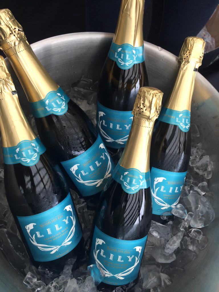 ColioWinery's tweet photo. Celebrate the everyday with our Lily Sparkling 100% Riesling, 100% Ontario! @TOfoodandwine #TOFW15 #Toronto http://t.co/9d3dykEvTS
