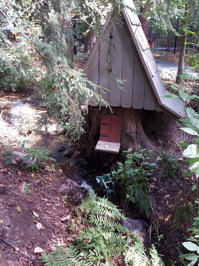 ChirpingGoose's tweet photo. Found one of the locations from Lagoon: Land of the Druids at the Colombia Zoo @3haresgames http://t.co/Bg04GZjDxt