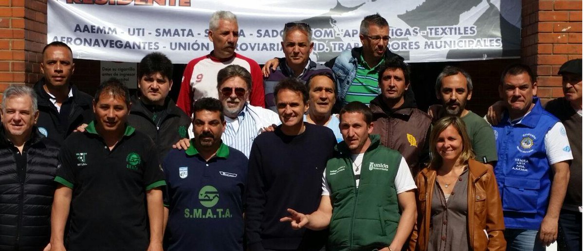 dosurbanos's tweet photo. @DrHectorLanza y @Gkatopodis juntos en la mesa sindical de San Martín - http://t.co/JuYhbEGHiw @jcpeuchot http://t.co/84v4rmel7q