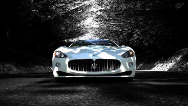 SportCars247's tweet photo. Pearl white Maserati. Any takers? #carporn #cars http://t.co/JGVP0WmwH1