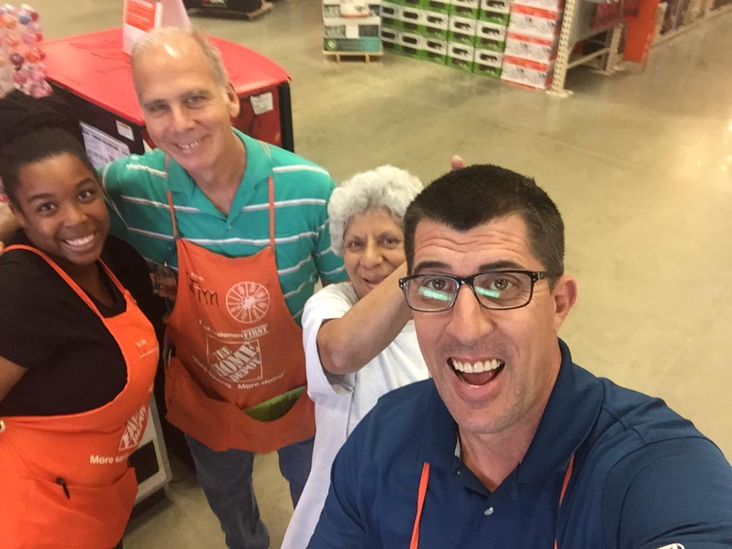 Depot6920's tweet photo. @HomeDepot #ServiceSelfie  #customer http://t.co/QE8ZCi6V4G